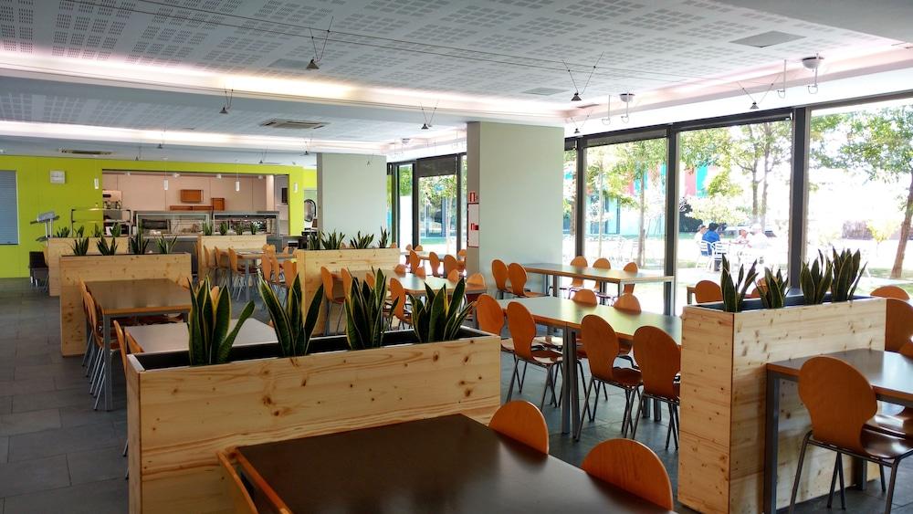 Centre Esplai Albergue El Prat de Llobregat Luaran gambar